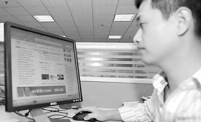 草根站长如何快速进阶？草根站长网藏着从建站到变现的全干货